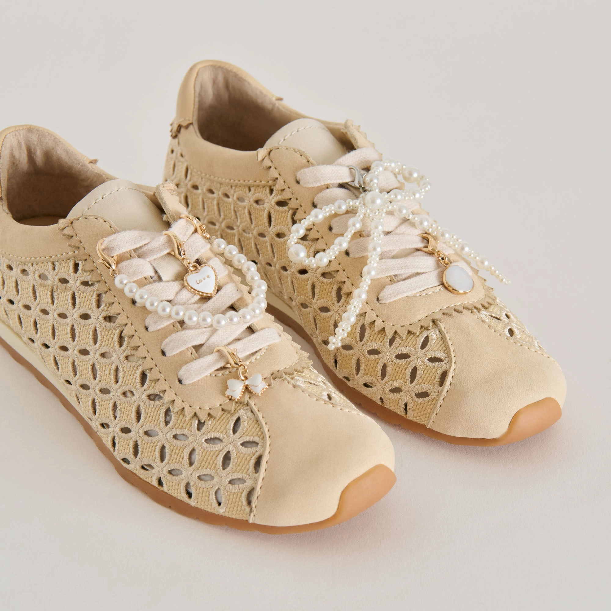 DANIE SNEAKERS NATURAL RAFFIA   PEARL CHARM BUNDLE
