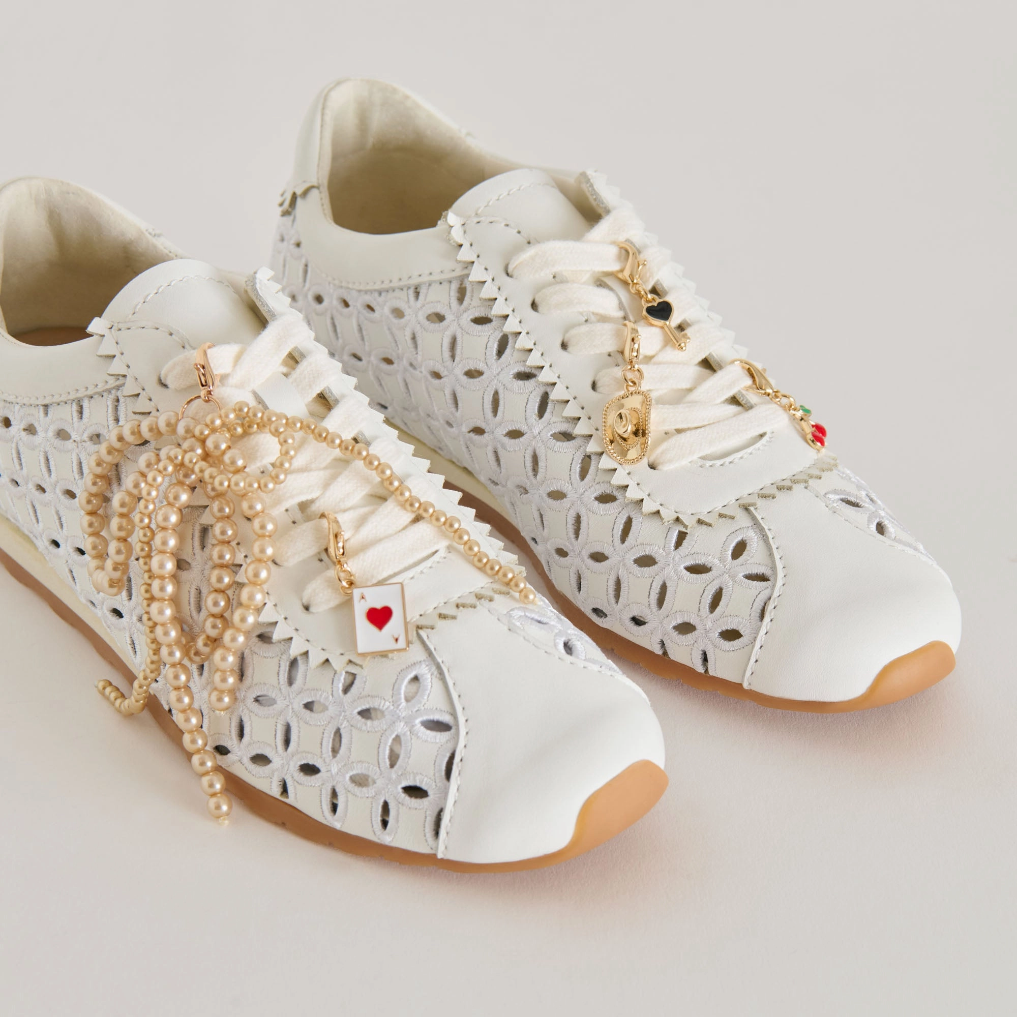 DANIE SNEAKERS WHITE LEATHER   GOLD BOW CHARM BUNDLE