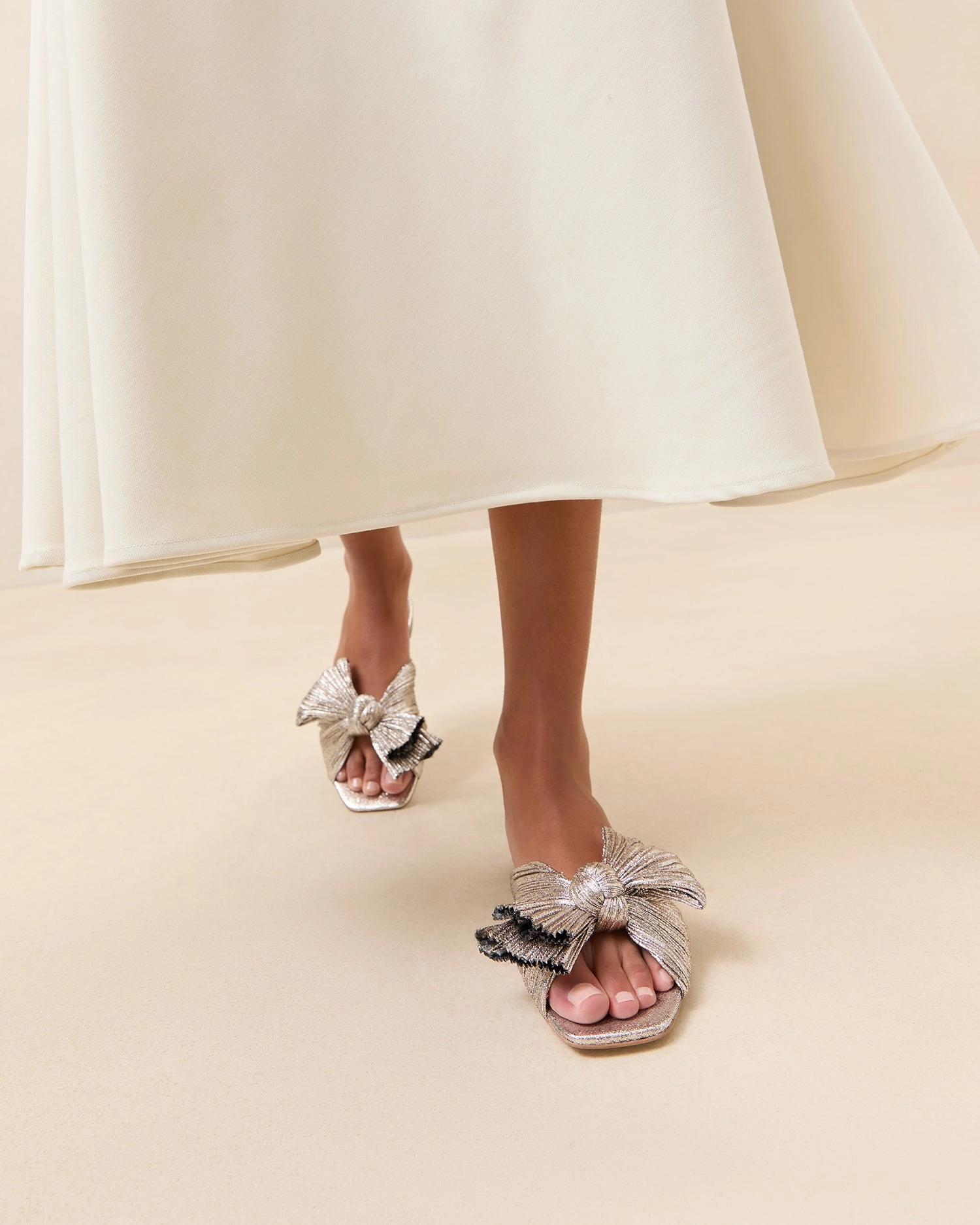Daphne Champagne Bow Slide