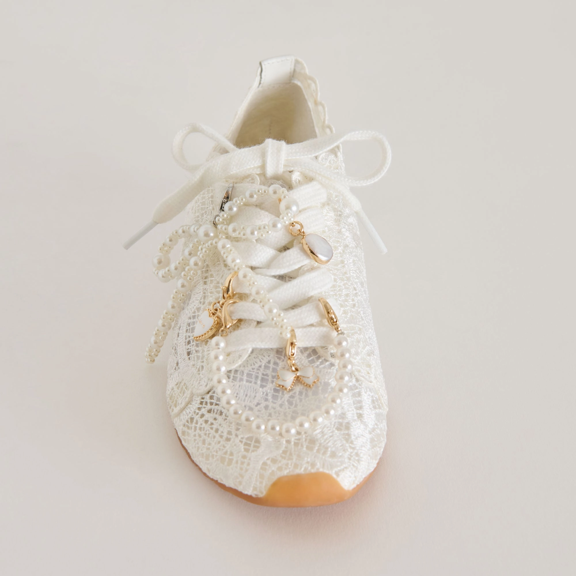 DAYANA SNEAKERS WHITE LACE   PEARL CHARM BUNDLE