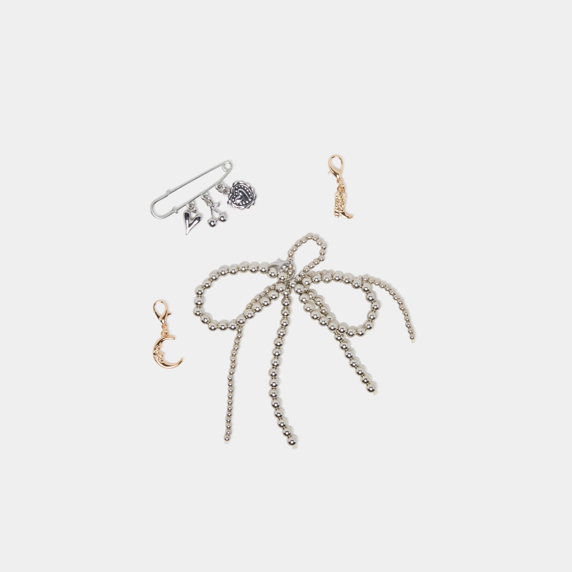 DAYANA SNEAKERS WHITE LACE   PIN CHARM BUNDLE