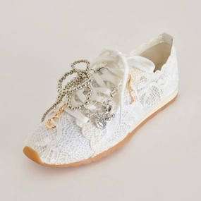 DAYANA SNEAKERS WHITE LACE   PIN CHARM BUNDLE