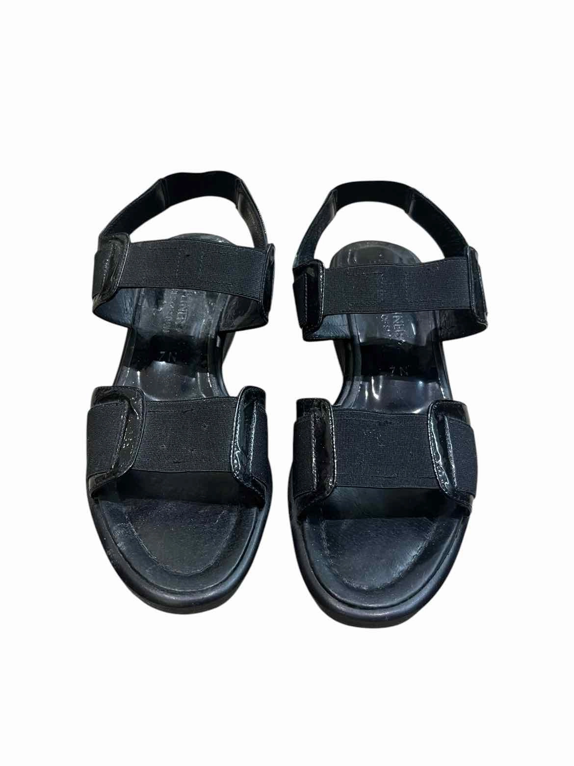 Donald J. Pliner Black Size 7 Sandals