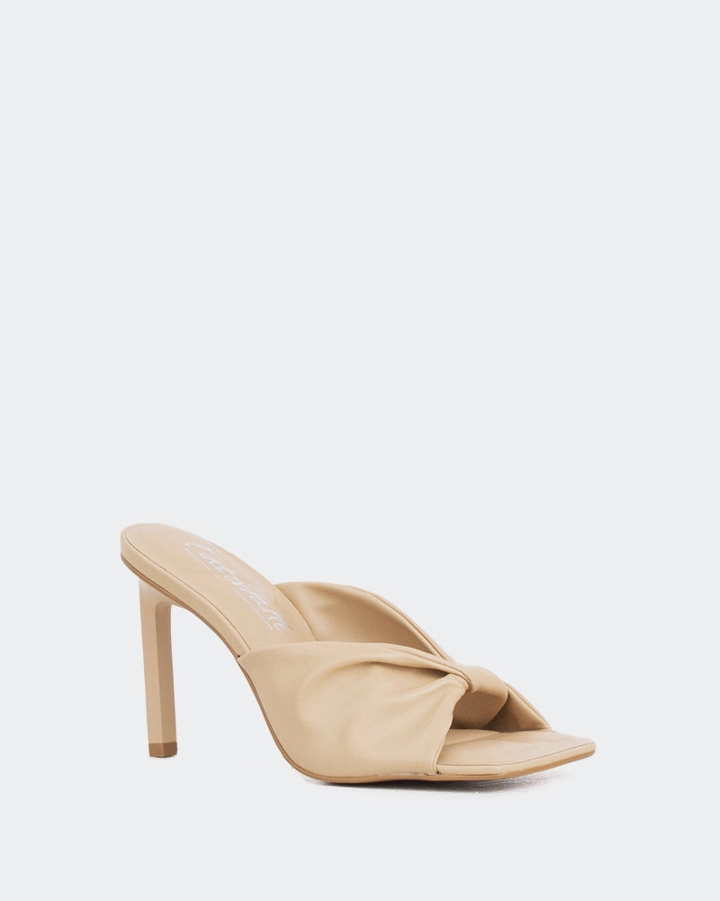 Paqueta, Camel Leather/Cuir Chameau