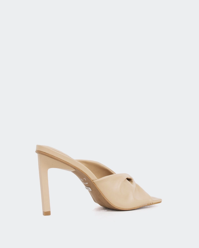 Paqueta, Camel Leather/Cuir Chameau