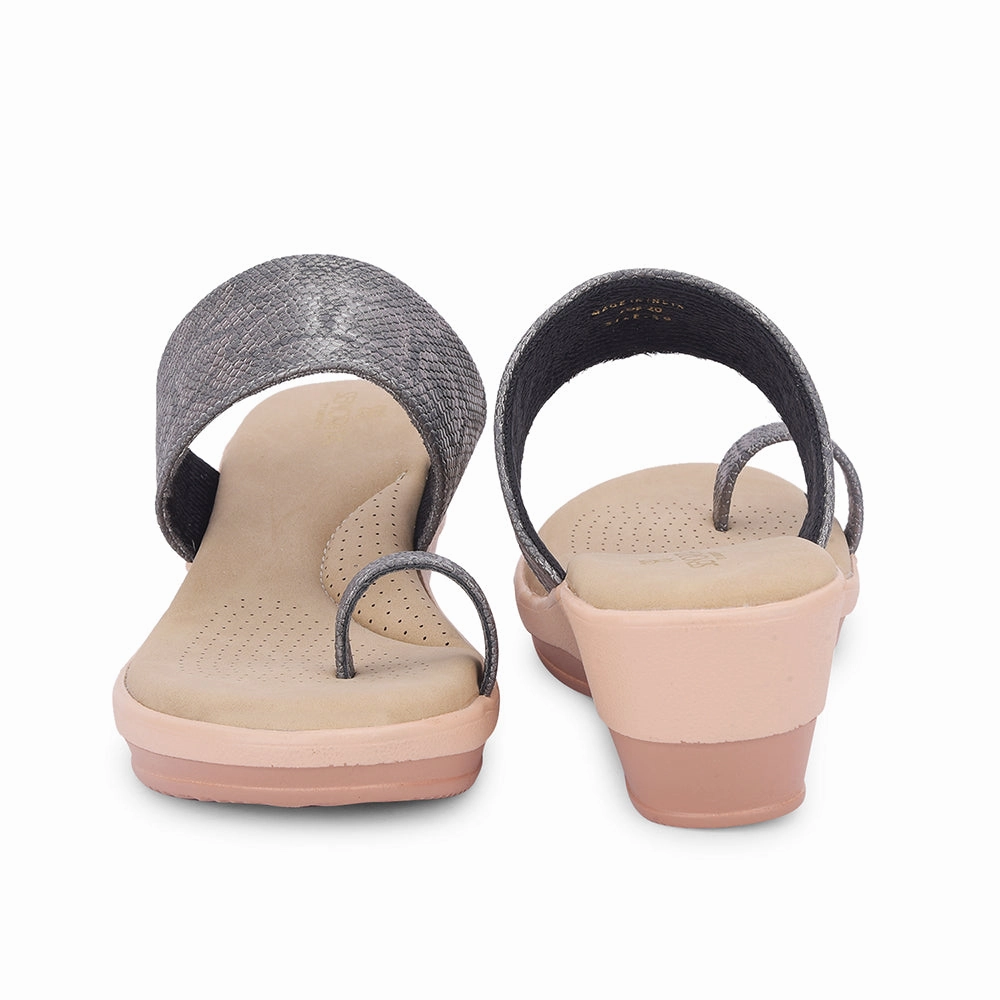 Senorita By Liberty Women LDF-20 Gnmetal Fashion Toe Ring Sandal