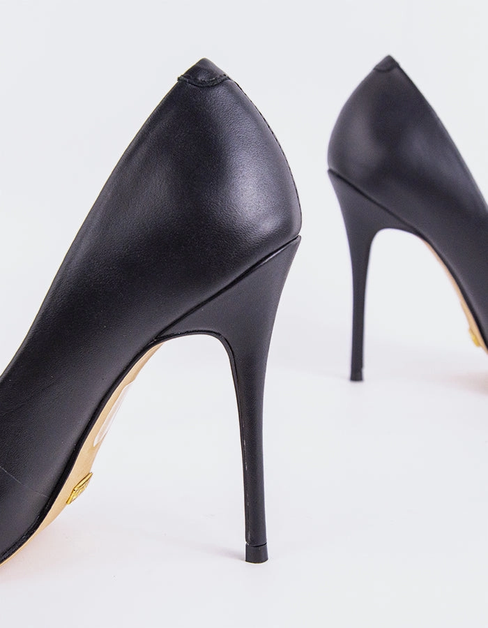 Teeva Black Leather