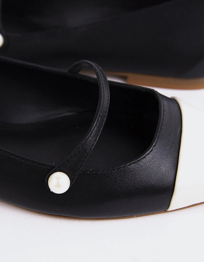 Yarrow Off Wht.Black Leather